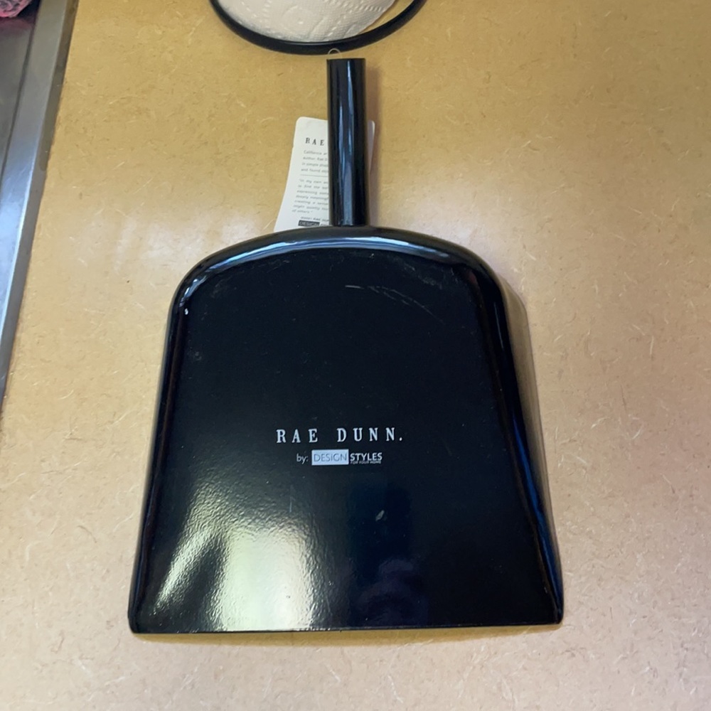NEW Rae Dunn Dustpan - Picture 3 of 3